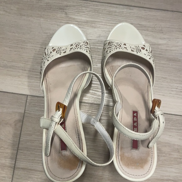 Used Beige Prada sandals - Picture 8 of 8
